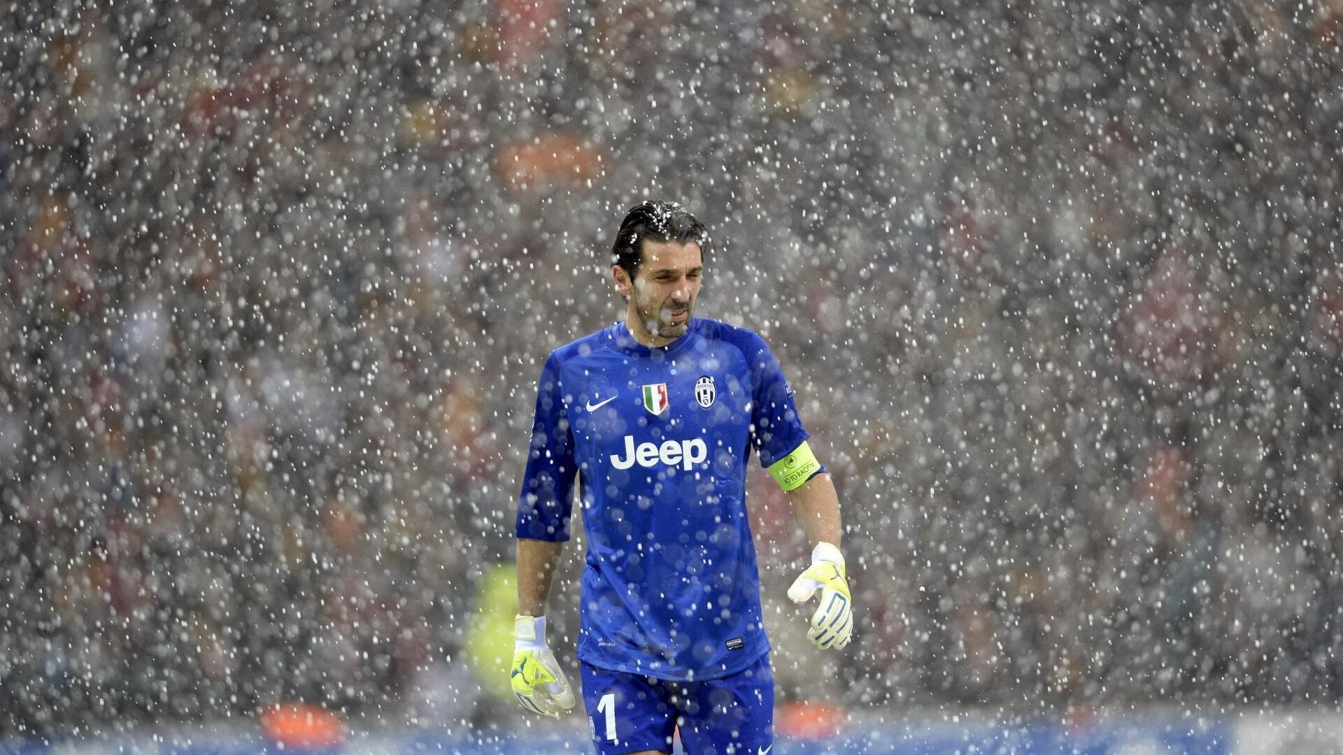 鲍威尔直言比赛推迟离奇，十一年生涯首遇，直呼离谱